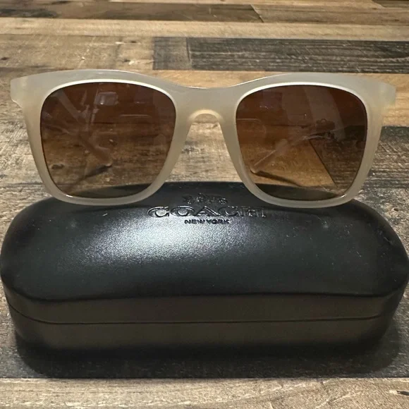 Coach x Mickey Mouse HC8374U Sunglasses - Picture 4 of 7